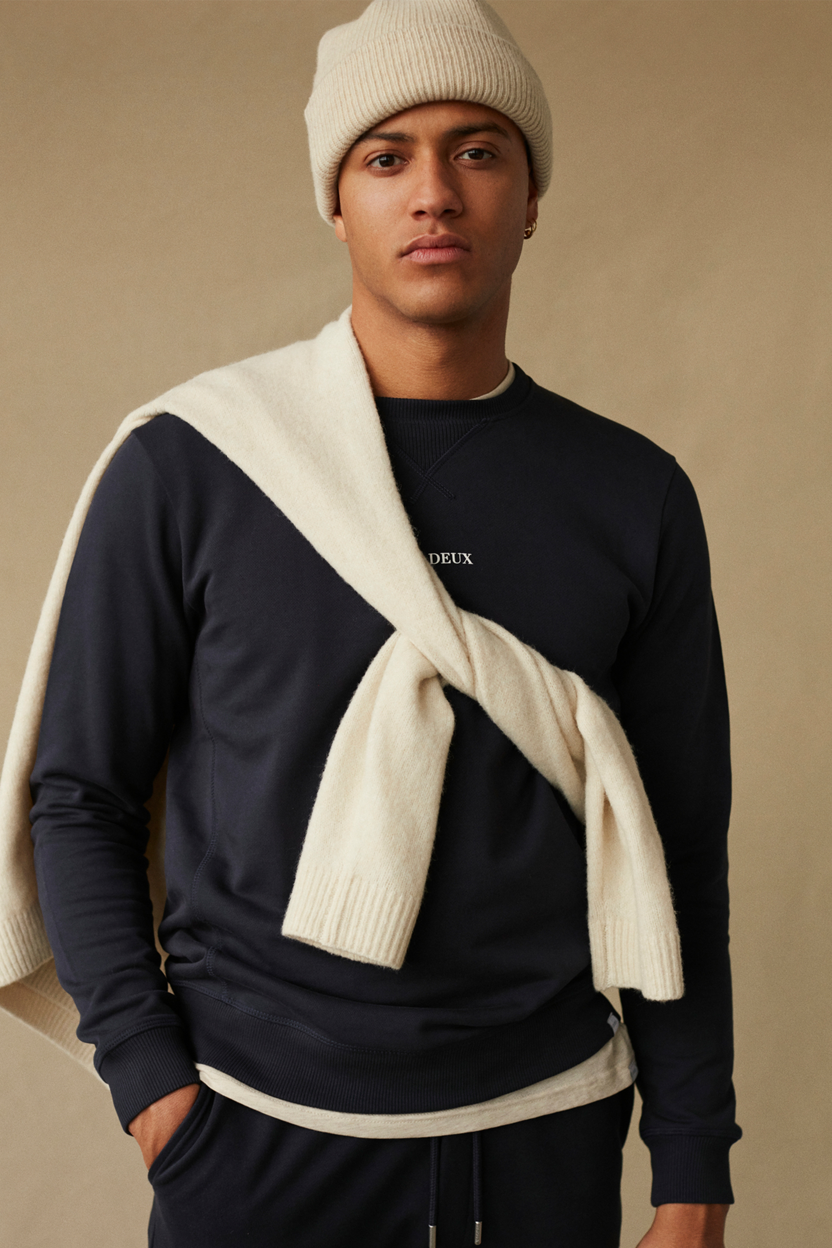 Lens sweatshirt