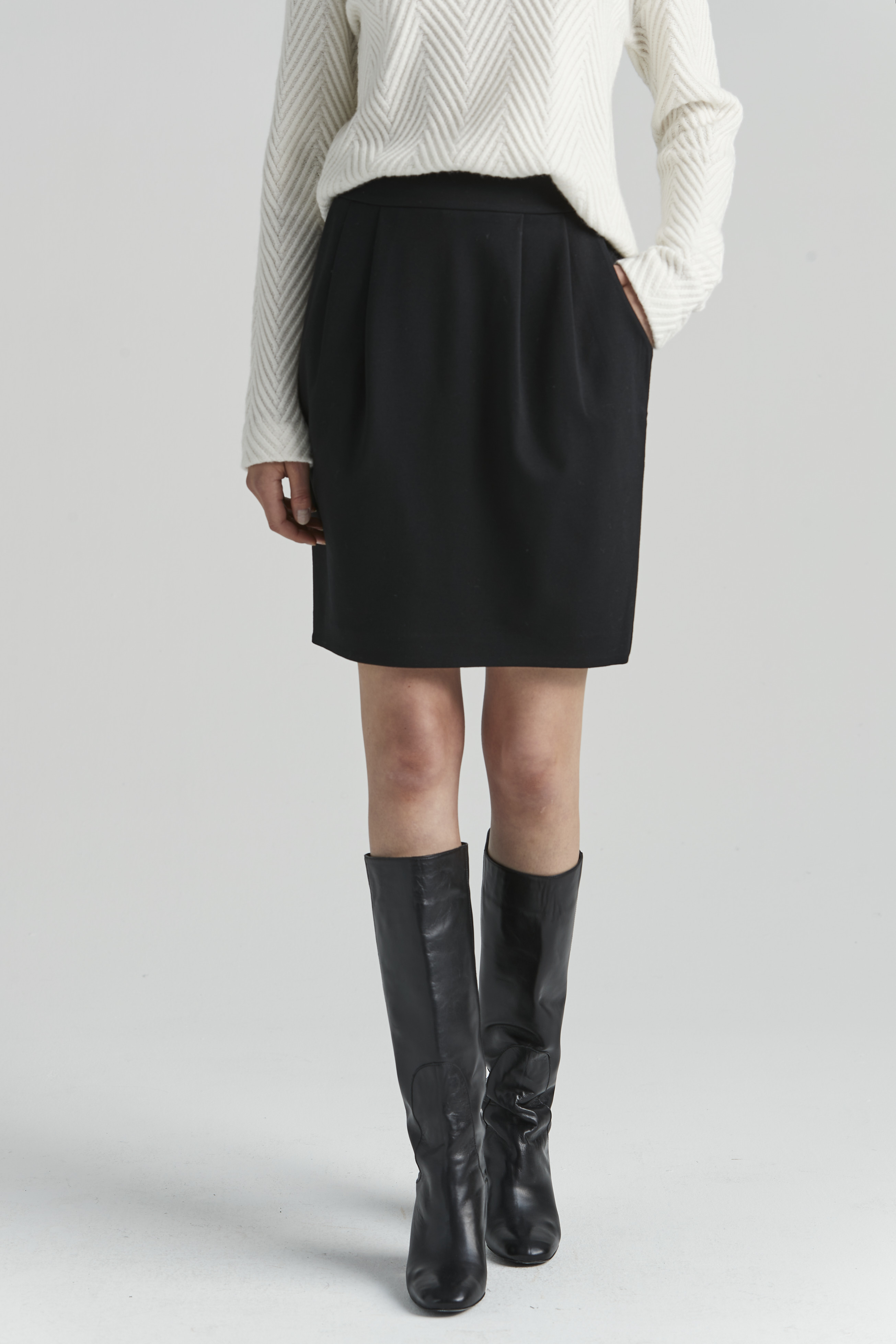 Petra short skirt