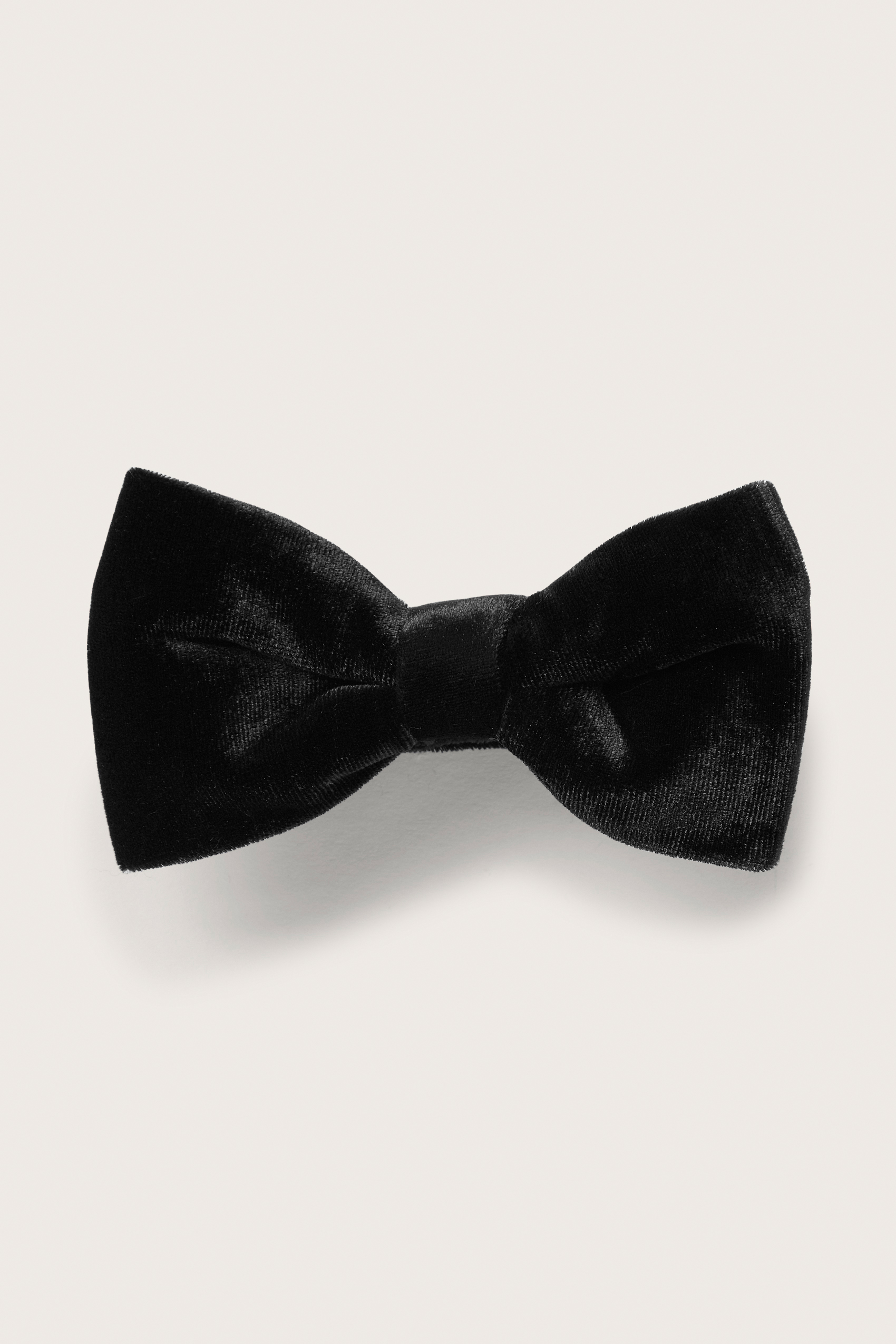 Matt velvet bow tie
