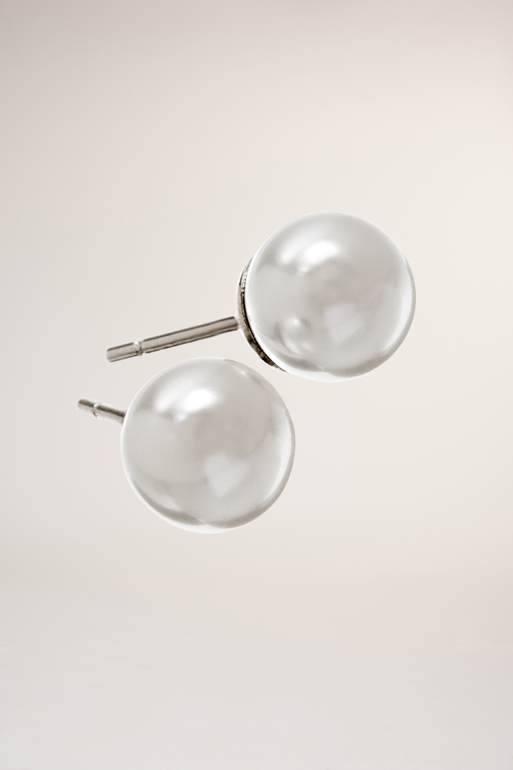 Lilian studs l steel