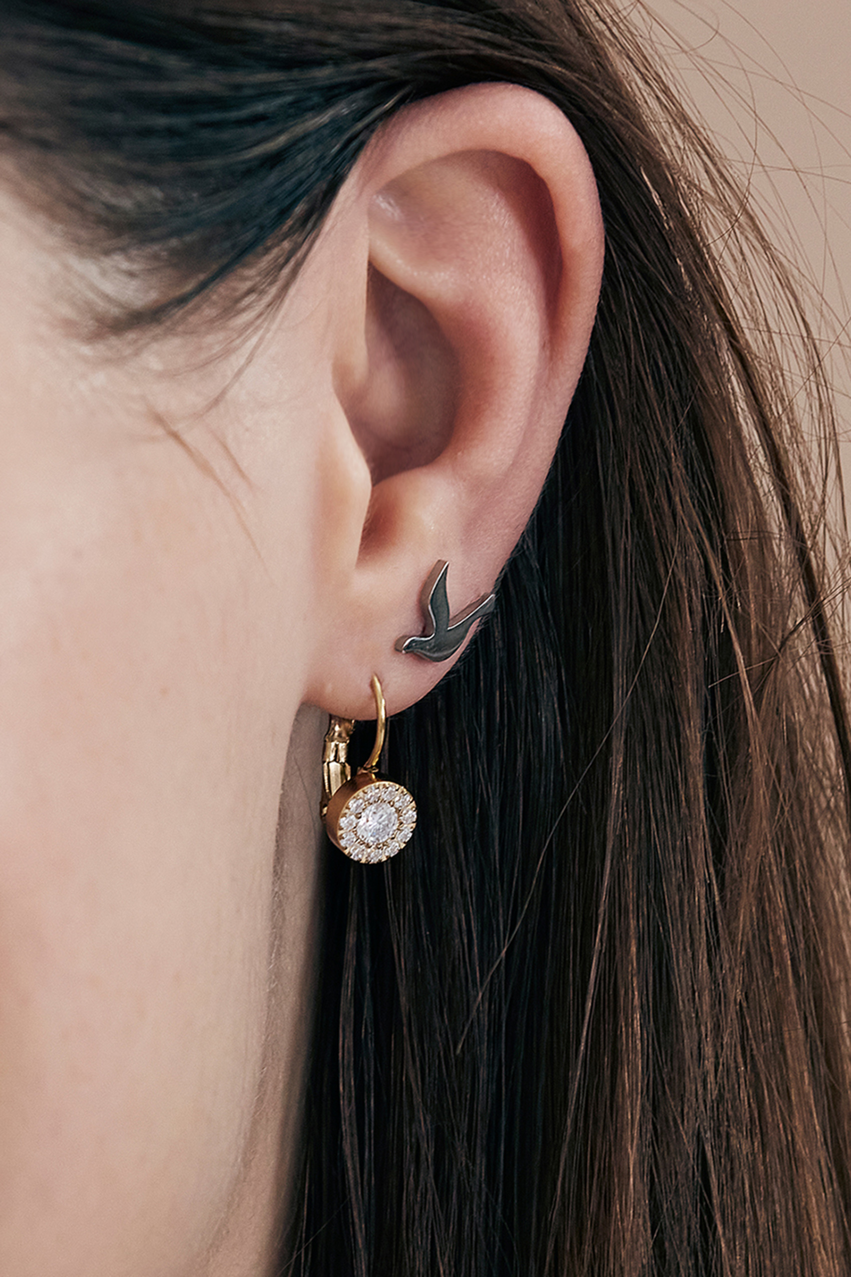 Dove studs